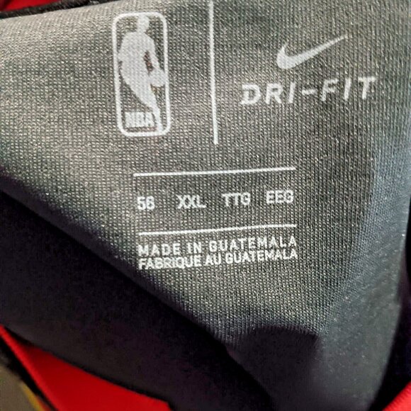 Signed NIKE Swingman Trae Young Atlanta Hawks Jersey XXL Make Me An Offer - Picture 7 of 7